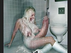 Lilly Adams მუშაობს, რომ დიდი მამალი სახის
